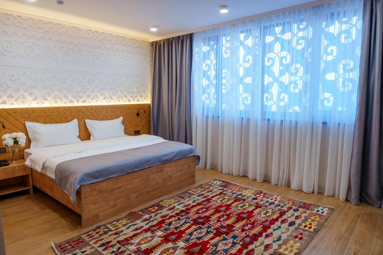 Dami Almaty Hotel Esterno foto
