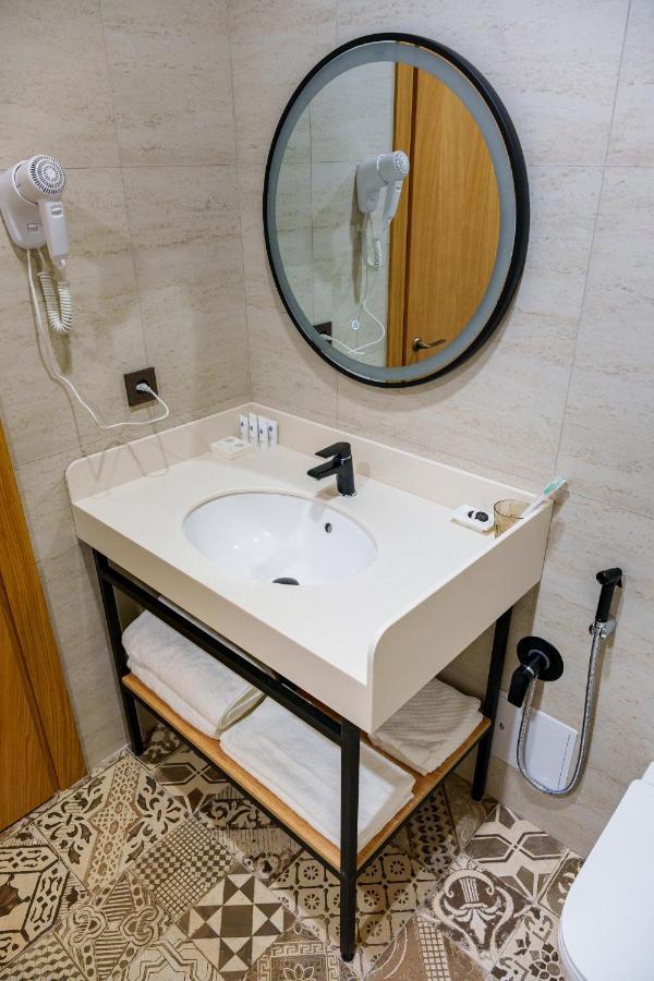 Dami Almaty Hotel Esterno foto