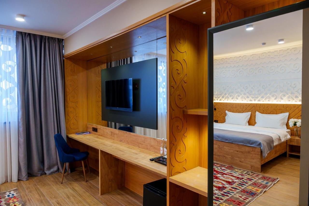 Dami Almaty Hotel Esterno foto