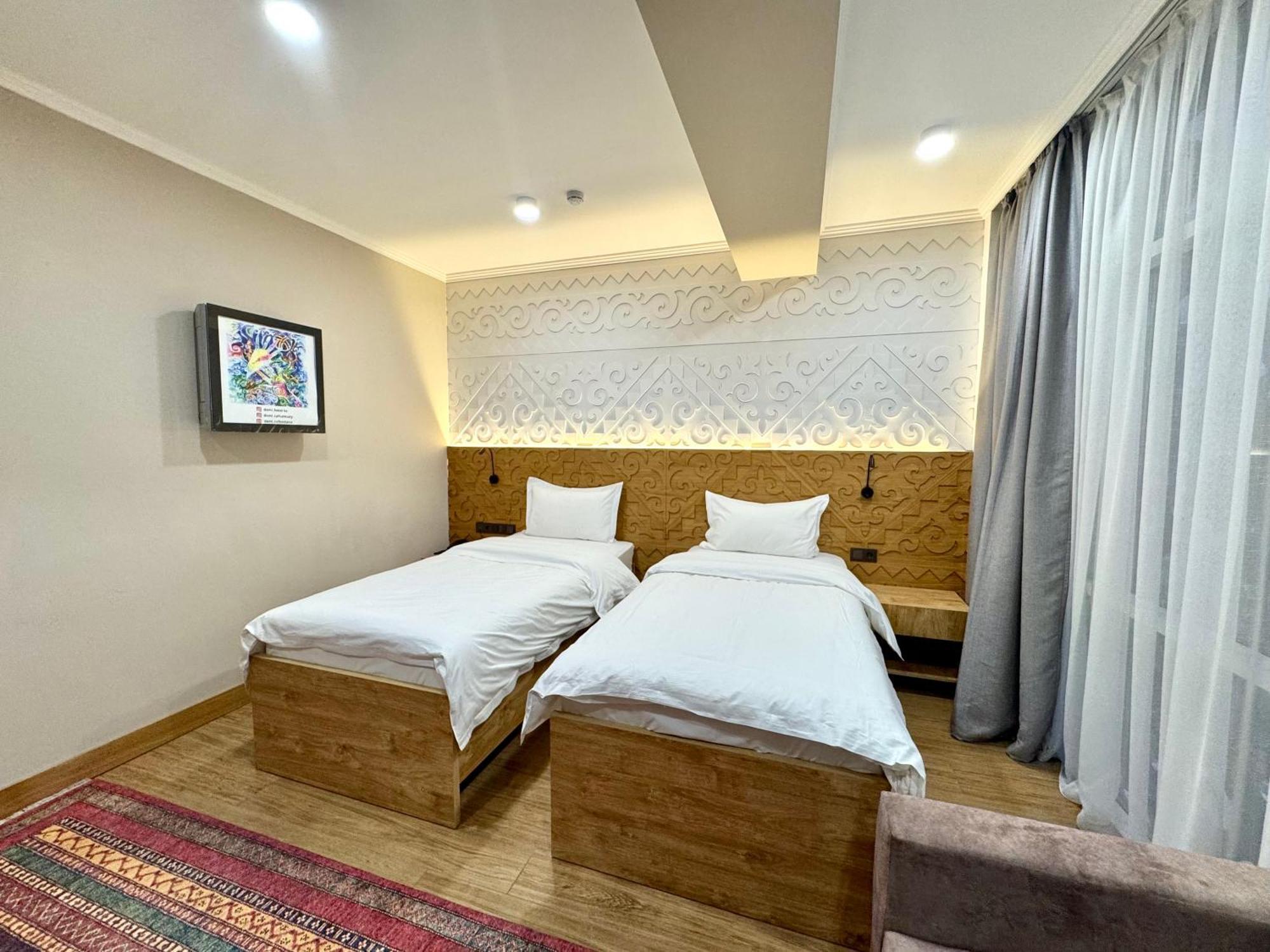 Dami Almaty Hotel Esterno foto