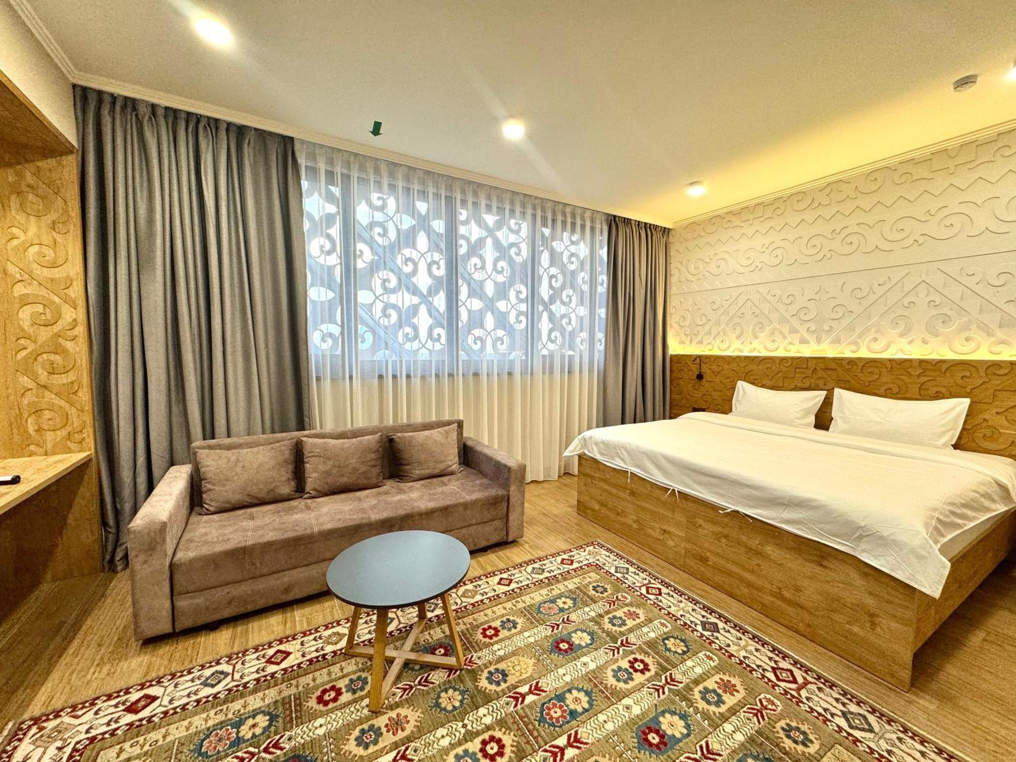 Dami Almaty Hotel Esterno foto