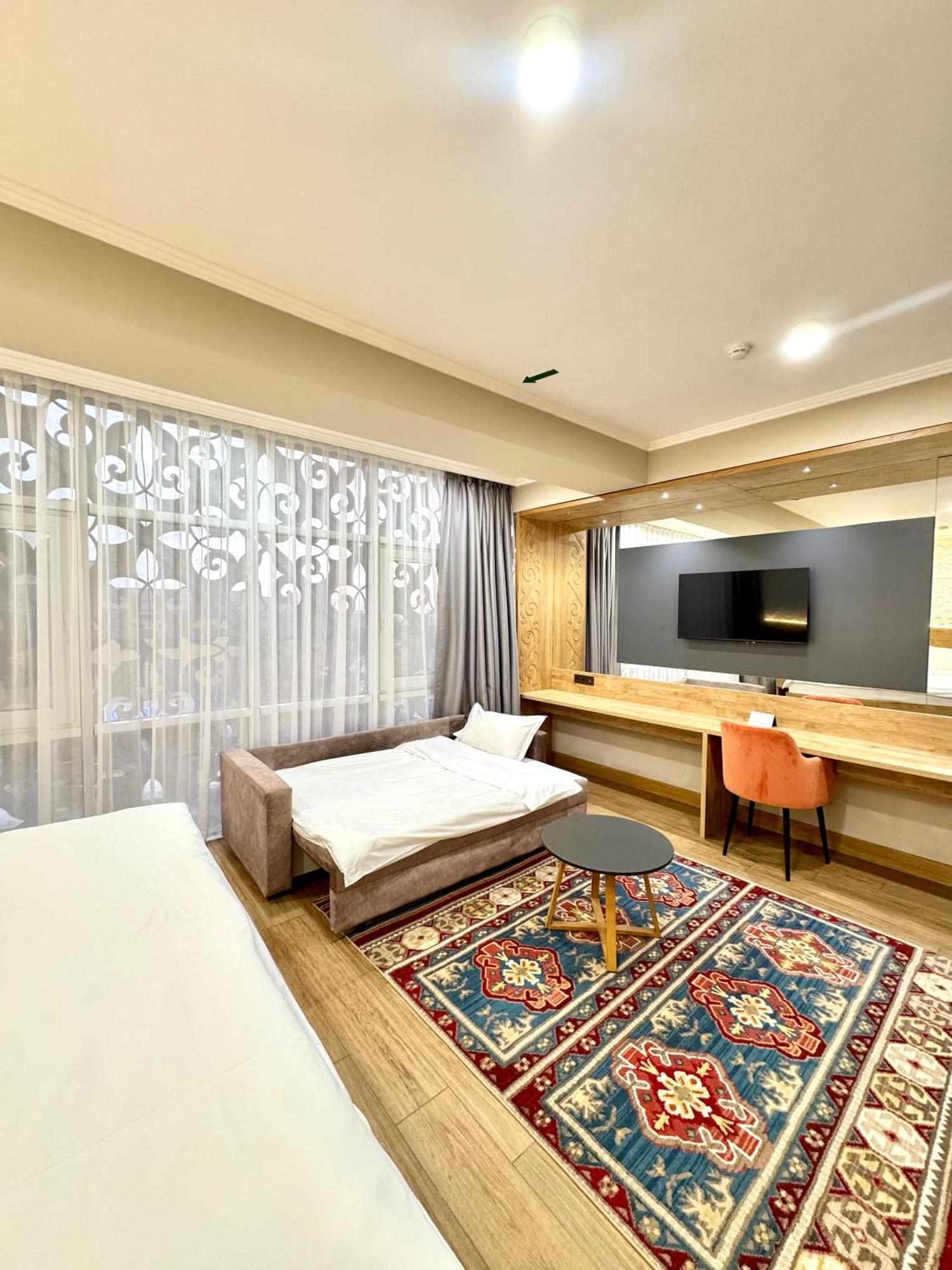 Dami Almaty Hotel Esterno foto